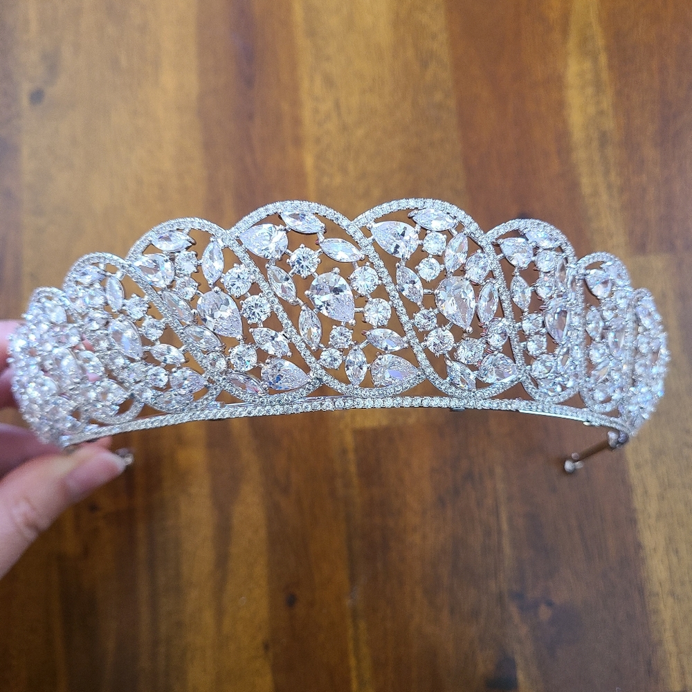 Wedding tiara crown